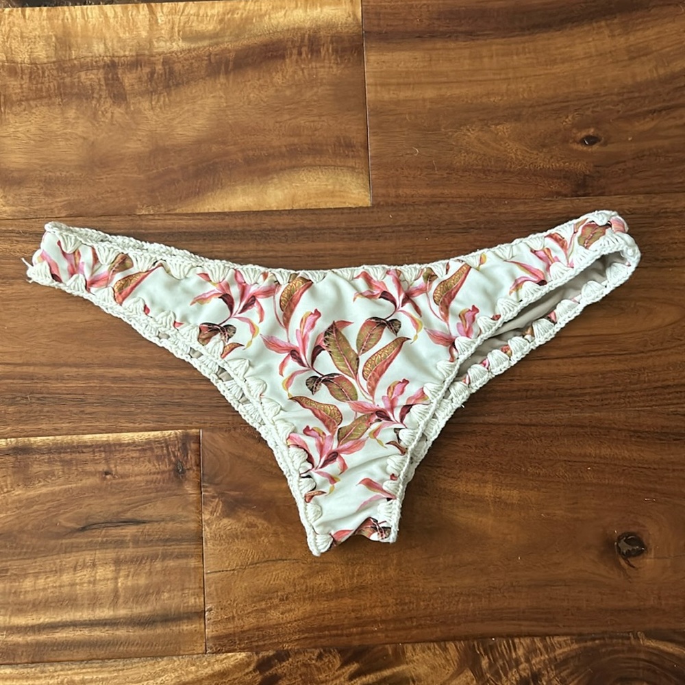 Posh Pua bikini bottom size Small NEW